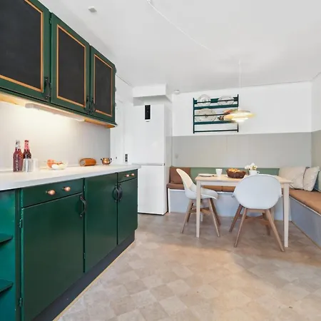 Appartement Angelie - 350m From The Sea By Interhome